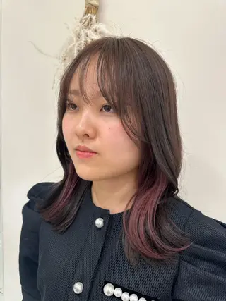 セミロング カラー タイトボブ個性派カラ ーAKANEのヘアスタイル