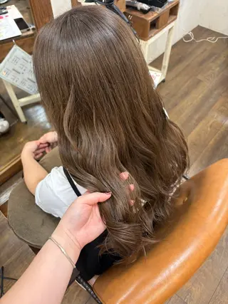 ロング カラー ヘアアレンジ chacha blanc元山のヘアスタイル