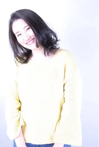 ミディアム DiMPlE  ディンプル所属・🌸スタイリスト 山浦美恵のヘアスタイル