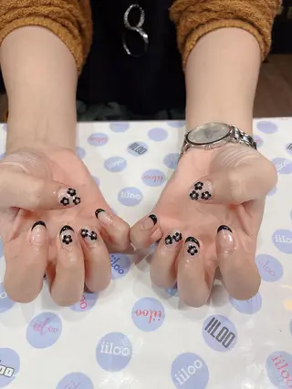 ネイル iiloo aromaworksのネイルデザイン