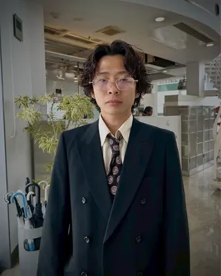 ショート メンズ yui/色気カラー /コテ巻き風パーマのヘアスタイル