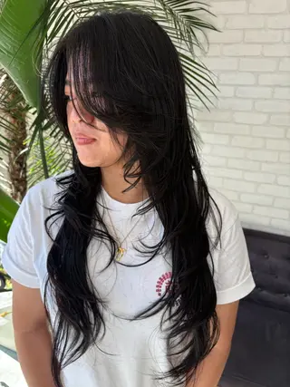 ロング coco terrace所属・海外風ハイライト CHIHIROのヘアスタイル