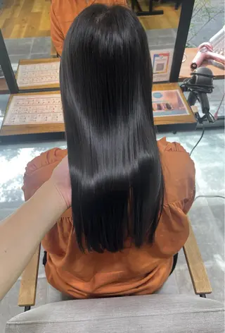 セミロング カラー ハイトーンカラ ー/小川のヘアスタイル