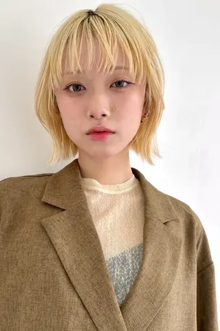 ミディアム kaede໒꒱🫧/ 韓国 ベージュカラーのヘアスタイル