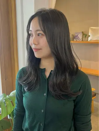 セミロング カラー 伊藤ゆかり/髪質改善 /透明感カラーのヘアスタイル