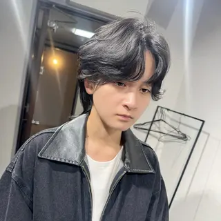 メンズ 表参道フェザーパーマ ニュアンスパーマのヘアスタイル