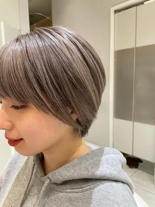 ショート カラー アンブレラカラー💫 フェイスフレーミングのヘアスタイル