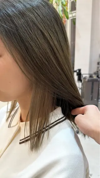 ロング 今井 光のヘアスタイル