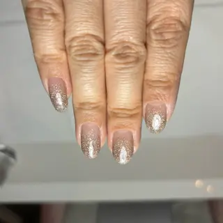 ネイル ホワイトニング専門サロンGLOW所属・GLOW a_nailのネイルデザイン