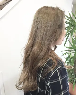 ロング カラー skin所属・中村 梨沙のマツエク・マツパデザイン