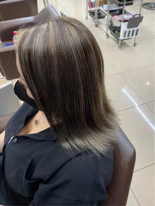 カラー 小山 麗奈のヘアスタイル