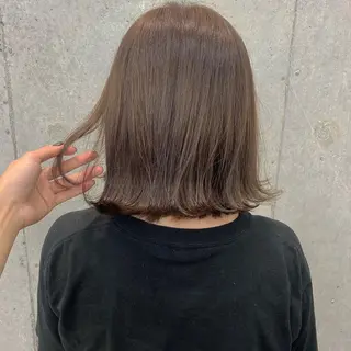 ミディアム カラー オリーブ/アッシュ やわらか透明感カラーのヘアスタイル