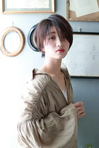 ミディアム カラー 代表　土屋ヒロユキ ショートカットのヘアスタイル