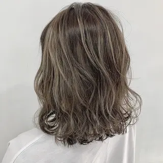 ミディアム カラー ザクザクレイヤー 🍀/ブリーチ/小田のヘアスタイル