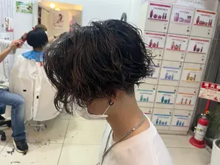 ミディアム パーマ メンズ 韓国風メンズ/毛流れ ヘアなら須田龍世のヘアスタイル