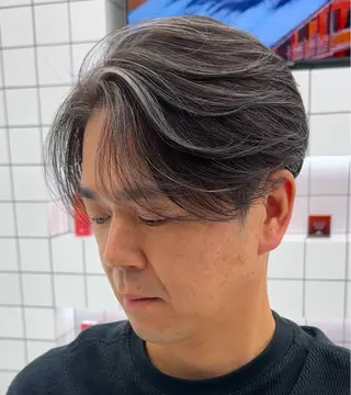 メンズ 白髪ぼかし/白髪 メッシュ/ゆうとのヘアスタイル