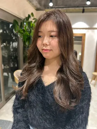 ロング カラー 赤みゼロベージュ 🤎MISAKIのヘアスタイル