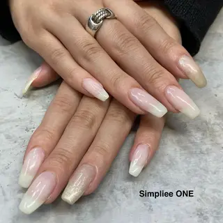 ネイル シンプリーワン 渋谷店🪄MOENAのネイルデザイン