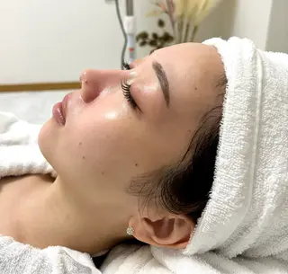 女性専門お顔剃り sunraineのエステ・リラクイメージ