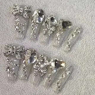 ネイル KARI ネイルサロンのネイルデザイン