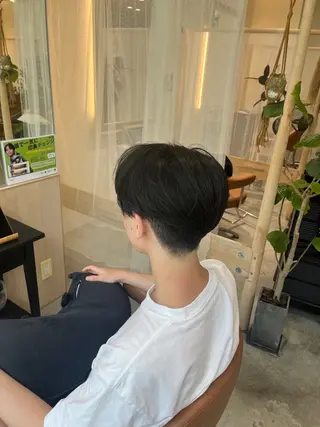 ミディアム ヘアメイクアンヴィ所属・福島 由奈のヘアスタイル