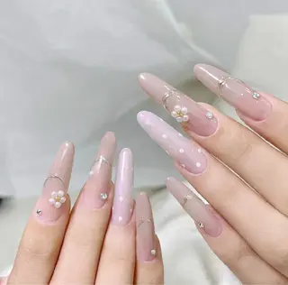 ネイル Chiara 長さだしのネイルデザイン