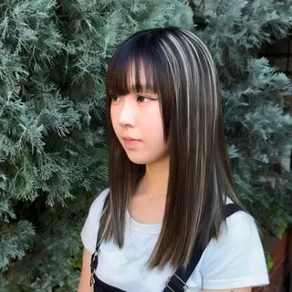 セミロング カラー Cure2所属・🌈白いハイライト 🌈 🐶ノザワ🐶のヘアスタイル