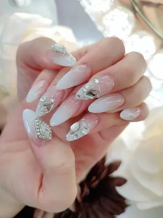 ネイル RUNWAY 　　の眉毛・アイブロウイメージ