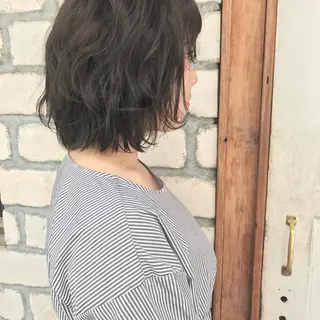 ミディアム 横山 莉奈のヘアスタイル