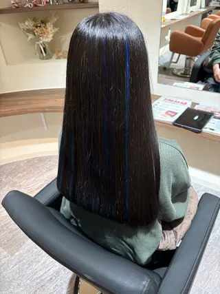 ロング 西田 朋華のヘアスタイル