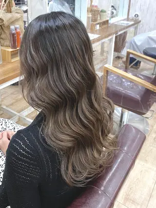 ロング やじま ひろこのヘアスタイル