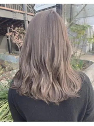 ミディアム 艶感透明感カラー🤍 hinaのヘアスタイル
