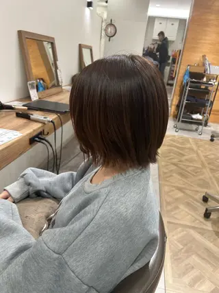 ミディアム no4ナチュラル戸祭所属・山越 美裕樹のヘアスタイル