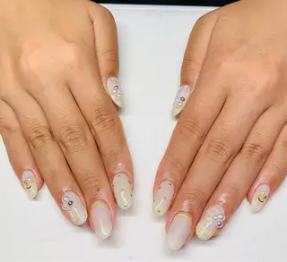 ネイル Mule Beauty Salon所属・ミュール ビューティーサロンのネイルデザイン