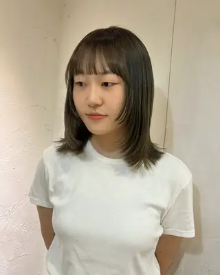 ミディアム カラー オリーブ/縮毛♡ Natsuno🩰のヘアスタイル