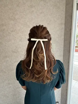 ロング ヘアアレンジ Rio/ヘアセット/ ハイトーンカラーのヘアスタイル