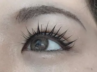 マツエク・マツパ TotalBeautysalonCURE所属・CURE 朱梨のネイルデザイン