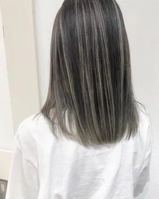 ミディアム カラー mimiiy梅田 中崎町ハイトーンのヘアスタイル