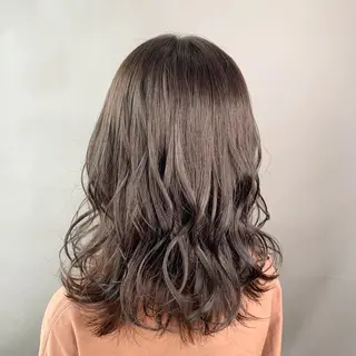 ミディアム カラー 福森 みずきのヘアスタイル