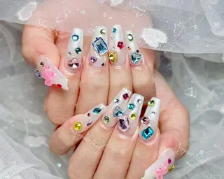 ネイル 🦋 Queenieのネイルデザイン