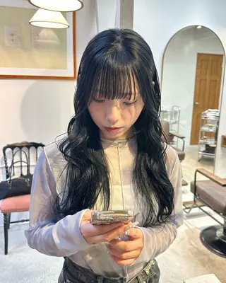 ロング ササキカズマ〻透明感 〻色落ち〻赤み消しのヘアスタイル