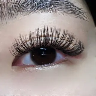 マツエク・マツパ ノーファンデの樹所属・宇治 名帆子のマツエク・マツパデザイン