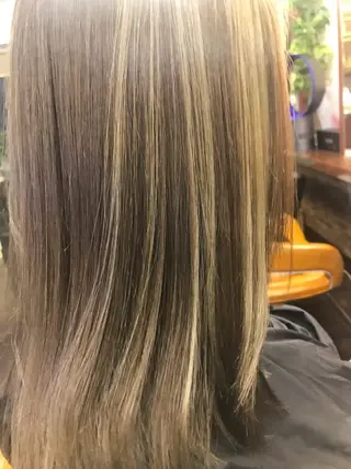 セミロング 桧山 真のヘアスタイル