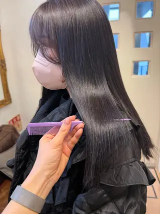 セミロング カラー ミルクティー× グレージュMOMOのヘアスタイル