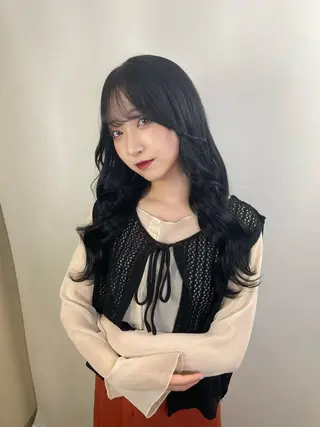 ロング アールバイニーナ所属・R by NINA アールバイニーナのヘアスタイル