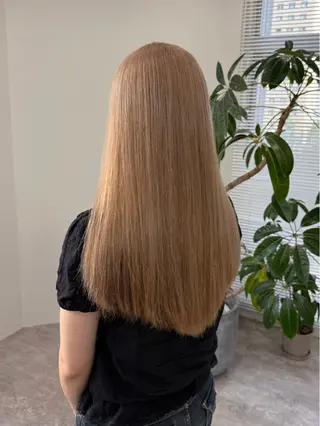 ロング カラー era所属・azumi/ボブ/暖 色/オリーブ/縮毛のヘアスタイル