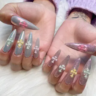 ネイル ゴテゴテ💙ワンホン リオナのネイルデザイン