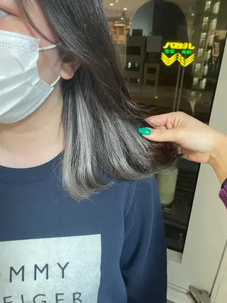 セミロング 艶ハイトーン👑♡ NATSUKIのヘアスタイル