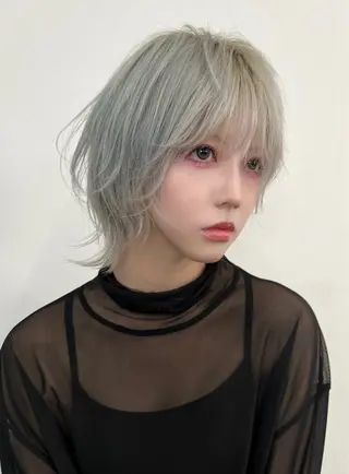 ショート カラー ヘアアレンジ ボブ/透明感ベージュ 🫧クルミ🌟のヘアスタイル