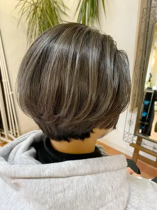 ショート カラー 石井 佑樹のヘアスタイル
